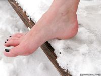 Feet - Elvira - 2011-09-01 Winter barefoot pleasure