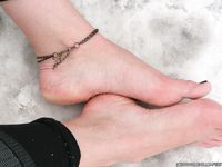 Feet - Elvira - 2011-09-01 Winter barefoot pleasure