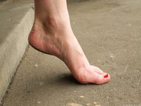 Feet - Galina - 2013-12-28 City life