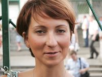 Feet - Gulnara A - 2010-11-01 Dirty feet in public