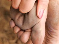 Feet - Gulnara A - 2010-11-01 Dirty feet in public