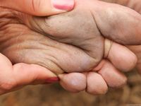 Feet - Gulnara A - 2010-11-01 Dirty feet in public