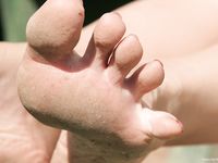 Feet - Ira A - 2007-11-26 Sunlit bare feet