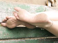 Feet - Ira A - 2007-11-26 Sunlit bare feet