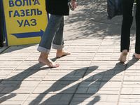 Feet - Ira B + Lena D - 2008-02-02 Long barefoot travel