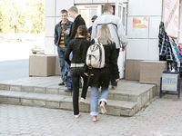 Feet - Ira B + Lena D - 2008-02-02 Long barefoot travel