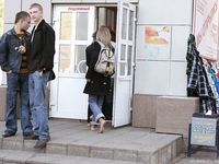 Feet - Ira B + Lena D - 2008-02-02 Long barefoot travel