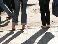 Feet - Ira B + Lena D - 2008-02-02 Long barefoot travel