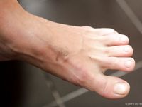 Feet - Ira B + Nata A - 2009-02-26 Autumn barefoot travel