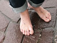 Feet - Ira B + Nata A - 2009-02-26 Autumn barefoot travel