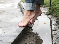 Feet - Ira B + Nata A - 2009-02-26 Autumn barefoot travel