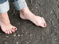 Feet - Ira B + Nata A - 2009-02-26 Autumn barefoot travel