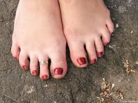 Feet - Ira C - 2011-01-27 Rest in a park