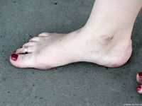 Feet - Ira C - 2011-01-27 Rest in a park