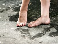 Feet - Ira C - 2011-01-27 Rest in a park