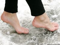 Feet - Ira D - 2013-07-29 The first winter barefoot experience