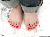 Feet - Ira E - 2013-11-11 Barefoot and happy