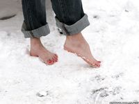 Feet - Ira E - 2013-11-11 Barefoot and happy