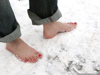 Feet - Ira E - 2013-11-11 Barefoot and happy