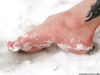 Feet - Ira E - 2013-11-11 Barefoot and happy