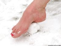 Feet - Ira E - 2013-11-11 Barefoot and happy