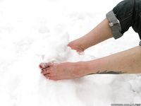 Feet - Ira E - 2013-11-11 Barefoot and happy