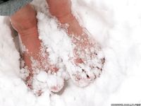 Feet - Ira E - 2013-11-11 Barefoot and happy