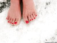 Feet - Ira E - 2013-11-11 Barefoot and happy