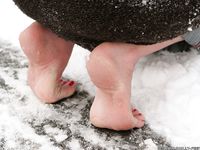 Feet - Ira E - 2013-11-11 Barefoot and happy