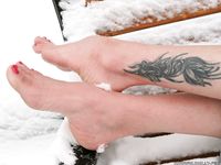 Feet - Ira E - 2013-11-11 Barefoot and happy