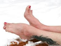 Feet - Ira E - 2013-11-11 Barefoot and happy