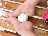 Feet - Ira E - 2013-11-11 Barefoot and happy