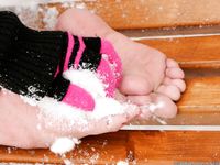 Feet - Ira E - 2013-11-11 Barefoot and happy