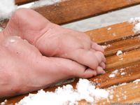 Feet - Ira E - 2013-11-11 Barefoot and happy