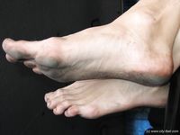 Feet - Iren + Ira - 2006-11-30 Barefoot trips to Russian towns. Tula