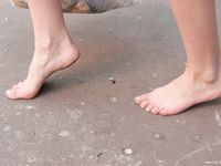 Feet - Iren - 2007-05-26 A Busy barefoot day