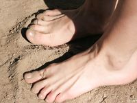 Feet - Iren - 2007-05-26 A Busy barefoot day