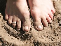 Feet - Iren - 2007-05-26 A Busy barefoot day