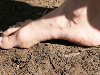 Feet - Iren - 2007-05-26 A Busy barefoot day