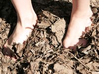 Feet - Iren - 2007-05-26 A Busy barefoot day