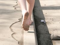 Feet - Iren - 2007-05-26 A Busy barefoot day