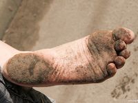 Feet - Iren - 2007-05-26 A Busy barefoot day