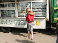 Feet - Iren - 2007-05-26 A Busy barefoot day