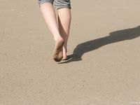 Feet - Iren - 2007-05-26 A Busy barefoot day