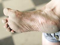 Feet - Iren - 2007-05-26 A Busy barefoot day