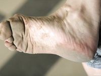 Feet - Iren - 2007-05-26 A Busy barefoot day