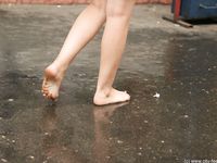 Feet - Irina - 2005-08-23 Barefoot walk under the rain