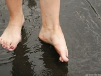 Feet - Irina - 2005-08-23 Barefoot walk under the rain