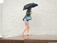 Feet - Irina - 2005-08-23 Barefoot walk under the rain