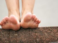 Feet - Irina - 2005-08-23 Barefoot walk under the rain